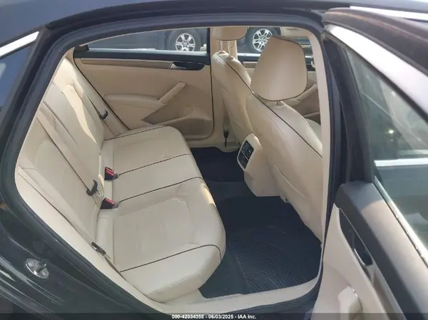 1VWBT7A39HC032213 2017 VOLKSWAGEN PASSAT - Image 8