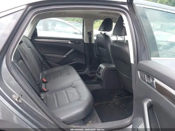1VWBT7A39HC034835 2017 VOLKSWAGEN PASSAT - Image 8