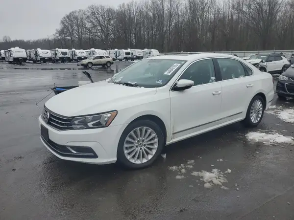 1VWBT7A39HC036195 2017 VOLKSWAGEN PASSAT - Image 1