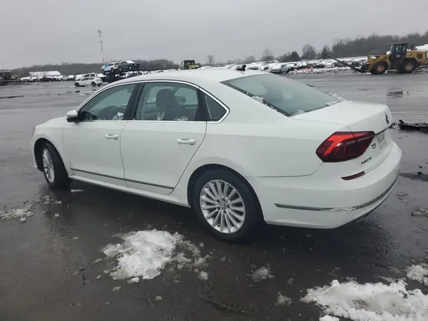 1VWBT7A39HC036195 2017 VOLKSWAGEN PASSAT - Image 2