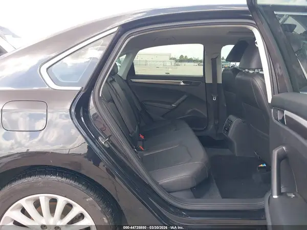1VWBT7A39HC039730 2017 VOLKSWAGEN PASSAT - Image 8