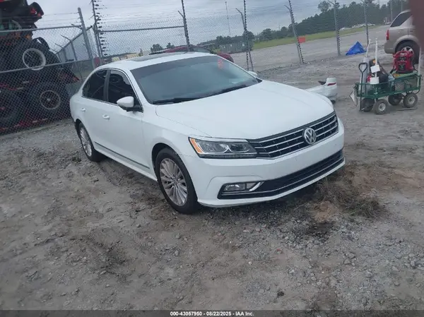 1VWBT7A39HC040828 2017 VOLKSWAGEN PASSAT - Image 1