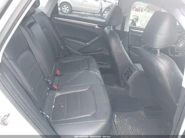 1VWBT7A39HC040828 2017 VOLKSWAGEN PASSAT - Image 8