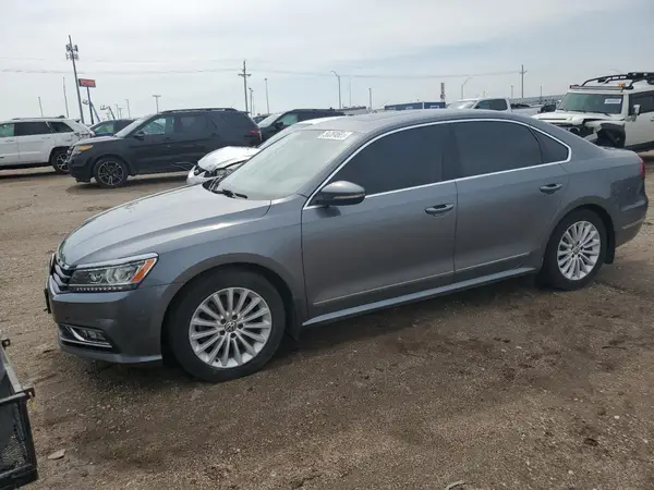 1VWBT7A39HC046645 2017 VOLKSWAGEN PASSAT - Image 1