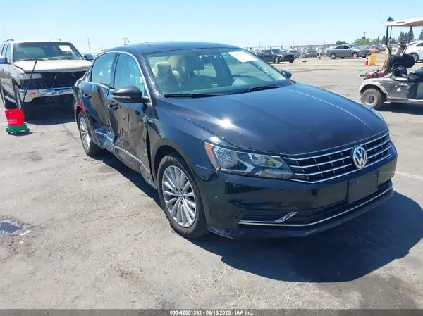 1VWBT7A39HC056284 2017 VOLKSWAGEN PASSAT - Image 1