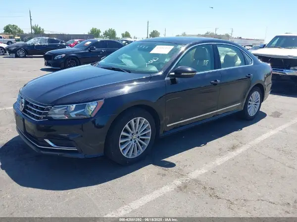 1VWBT7A39HC056284 2017 VOLKSWAGEN PASSAT - Image 2