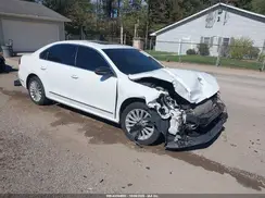 1VWBT7A39HC060755 2017 VOLKSWAGEN PASSAT