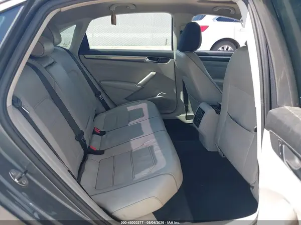 1VWBT7A39HC062599 2017 VOLKSWAGEN PASSAT - Image 8