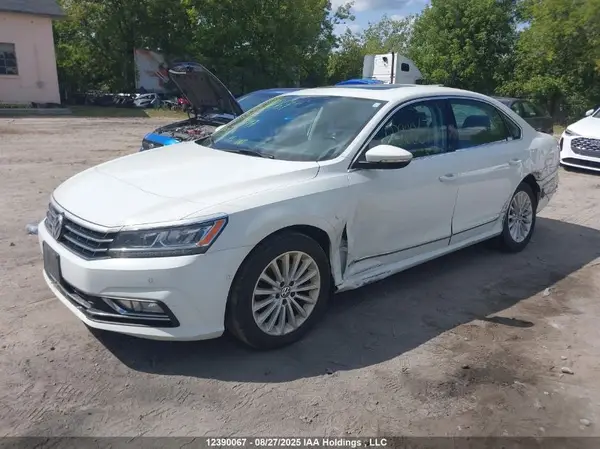 1VWBT7A39HC063249 2017 VOLKSWAGEN PASSAT - Image 2