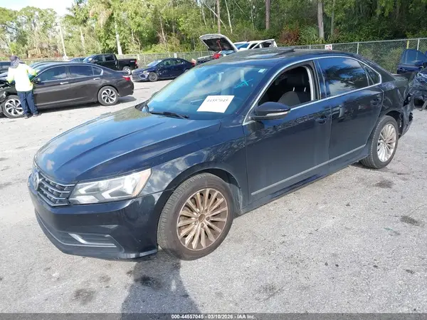 1VWBT7A39HC065471 2017 VOLKSWAGEN PASSAT - Image 2