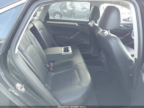 1VWBT7A39HC065471 2017 VOLKSWAGEN PASSAT - Image 8