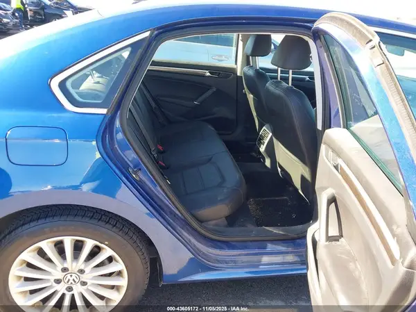 1VWBT7A39HC068936 2017 VOLKSWAGEN PASSAT - Image 8