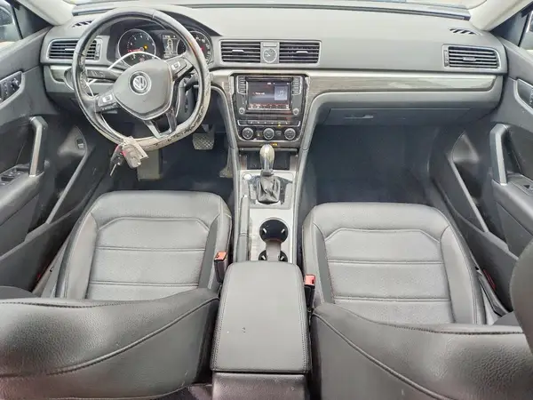1VWBT7A39HC083842 2017 VOLKSWAGEN PASSAT - Image 8