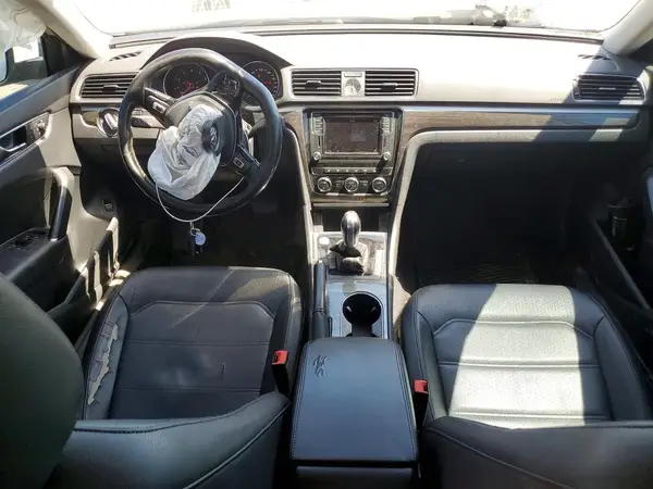 1VWBT7A39HC085087 2017 VOLKSWAGEN PASSAT - Image 8