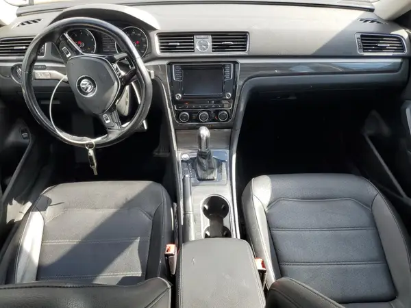 1VWBT7A39HC085543 2017 VOLKSWAGEN PASSAT - Image 8