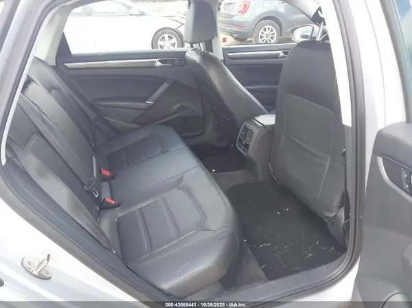1VWBT7A3XGC006346 2016 VOLKSWAGEN PASSAT - Image 8