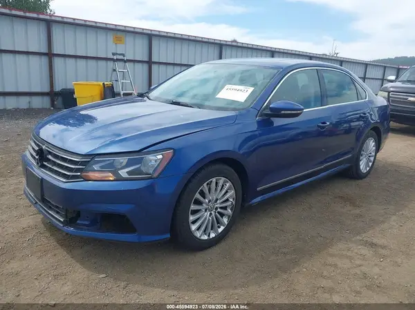 1VWBT7A3XGC008985 2016 VOLKSWAGEN PASSAT - Image 2