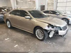 1VWBT7A3XGC014821 2016 VOLKSWAGEN PASSAT