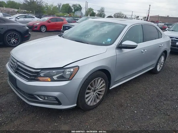 1VWBT7A3XGC016200 2016 VOLKSWAGEN PASSAT - Image 2