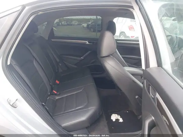 1VWBT7A3XGC016200 2016 VOLKSWAGEN PASSAT - Image 8
