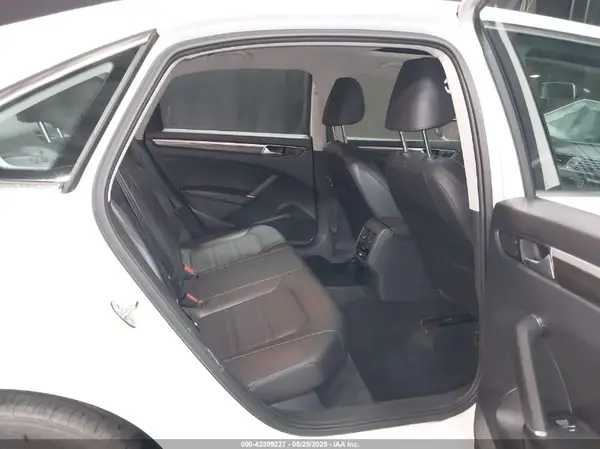 1VWBT7A3XGC016701 2016 VOLKSWAGEN PASSAT - Image 8