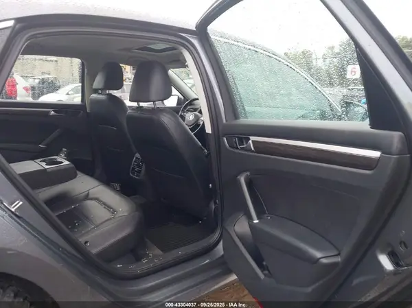 1VWBT7A3XGC025611 2016 VOLKSWAGEN PASSAT - Image 8