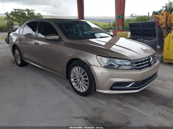 1VWBT7A3XGC033918 2016 VOLKSWAGEN PASSAT - Image 1