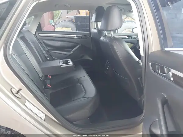 1VWBT7A3XGC033918 2016 VOLKSWAGEN PASSAT - Image 8