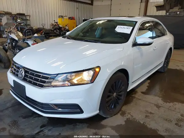 1VWBT7A3XGC034020 2016 VOLKSWAGEN PASSAT - Image 2
