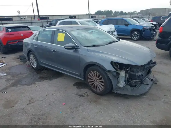 1VWBT7A3XGC043736 2016 VOLKSWAGEN PASSAT - Image 1