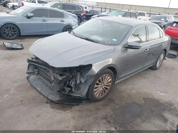 1VWBT7A3XGC043736 2016 VOLKSWAGEN PASSAT - Image 2
