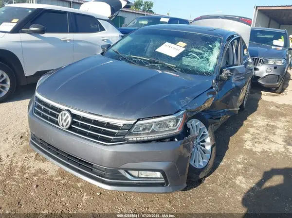 1VWBT7A3XGC051268 2016 VOLKSWAGEN PASSAT - Image 2