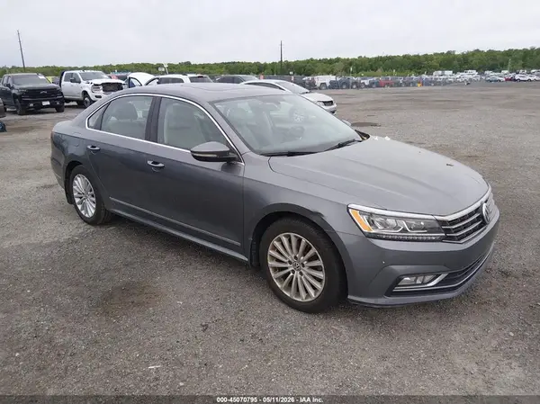 1VWBT7A3XGC059323 2016 VOLKSWAGEN PASSAT - Image 1