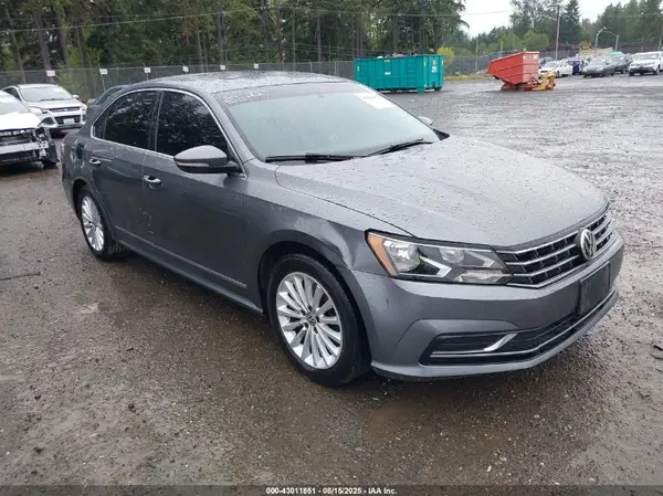 1VWBT7A3XGC062576 2016 VOLKSWAGEN PASSAT - Image 1