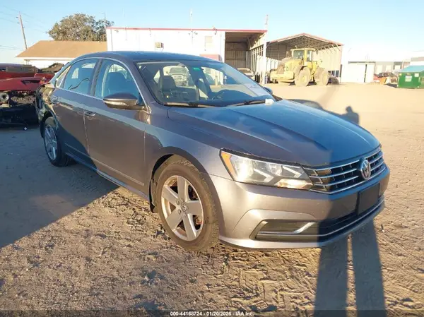 1VWBT7A3XGC065896 2016 VOLKSWAGEN PASSAT - Image 1