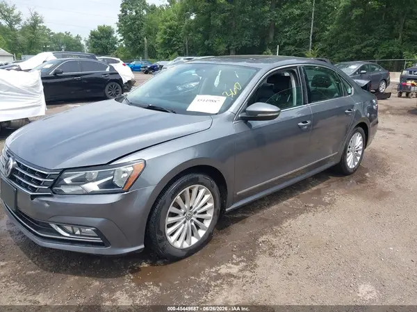 1VWBT7A3XGC066580 2016 VOLKSWAGEN PASSAT - Image 2