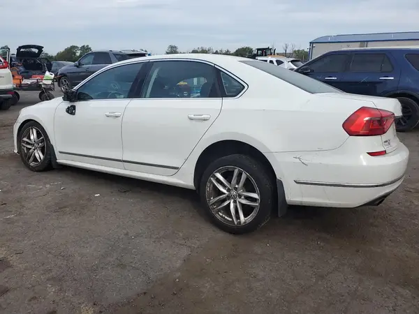 1VWBT7A3XGC066935 2016 VOLKSWAGEN PASSAT - Image 2