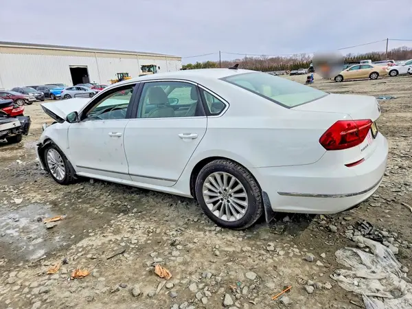1VWBT7A3XGC069043 2016 VOLKSWAGEN PASSAT - Image 2