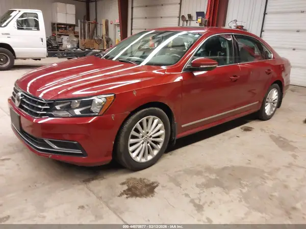 1VWBT7A3XHC000662 2017 VOLKSWAGEN PASSAT - Image 2