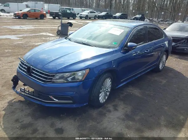 1VWBT7A3XHC001763 2017 VOLKSWAGEN PASSAT - Image 2