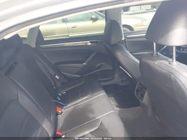 1VWBT7A3XHC001777 2017 VOLKSWAGEN PASSAT - Image 8
