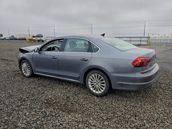 1VWBT7A3XHC004100 2017 VOLKSWAGEN PASSAT - Image 2