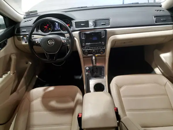 1VWBT7A3XHC004212 2017 VOLKSWAGEN PASSAT - Image 8
