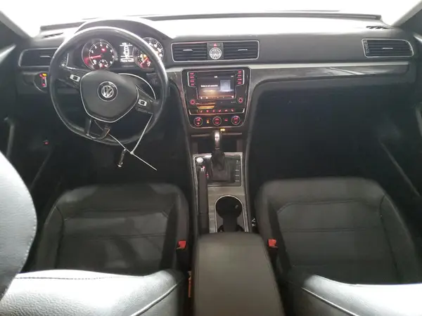 1VWBT7A3XHC007806 2017 VOLKSWAGEN PASSAT - Image 8