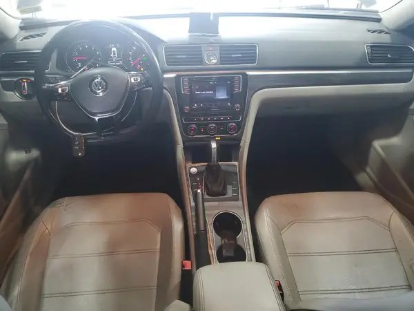 1VWBT7A3XHC008129 2017 VOLKSWAGEN PASSAT - Image 8