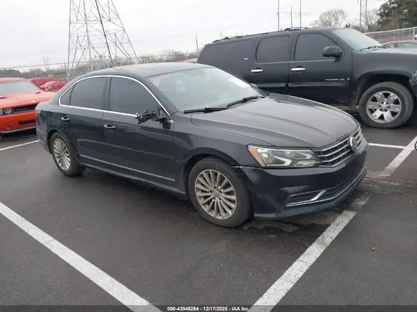 1VWBT7A3XHC009376 2017 VOLKSWAGEN PASSAT - Image 1