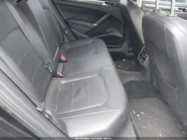 1VWBT7A3XHC009376 2017 VOLKSWAGEN PASSAT - Image 8