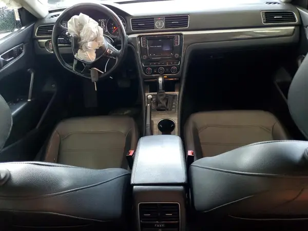 1VWBT7A3XHC009779 2017 VOLKSWAGEN PASSAT - Image 8