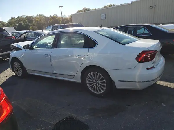 1VWBT7A3XHC009877 2017 VOLKSWAGEN PASSAT - Image 2