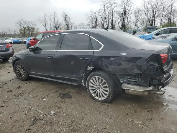 1VWBT7A3XHC010544 2017 VOLKSWAGEN PASSAT - Image 2